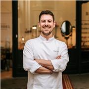 Cuisinier de profession donne cours de cuisine